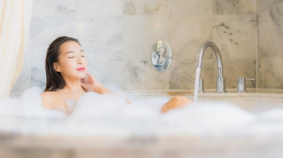Self Care: The Benefits Of A Hot Bath