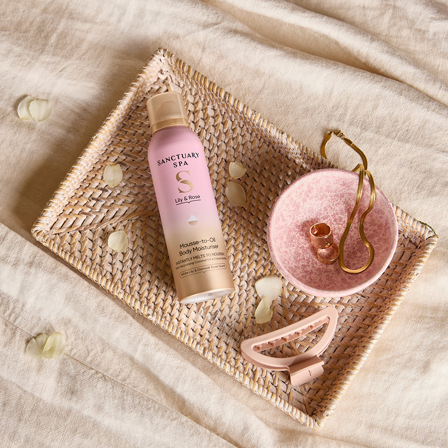Sanctuary Spa Lily & Rose Mousse-to-Oil Body Moisturiser 200ml - Image 2